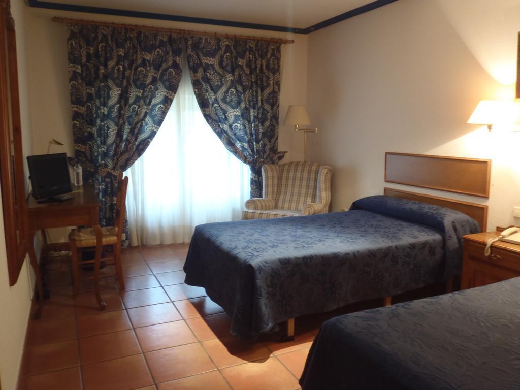 Hotel Hospederia El Convento Miranda de Ebro Esterno foto